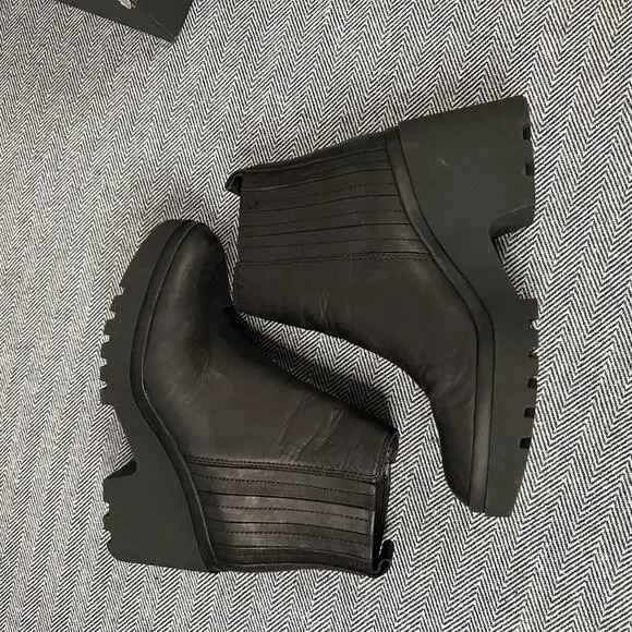 EILEEN FISHER -  Kat LT Chunky Leather Bootie - Picture 7 of 9